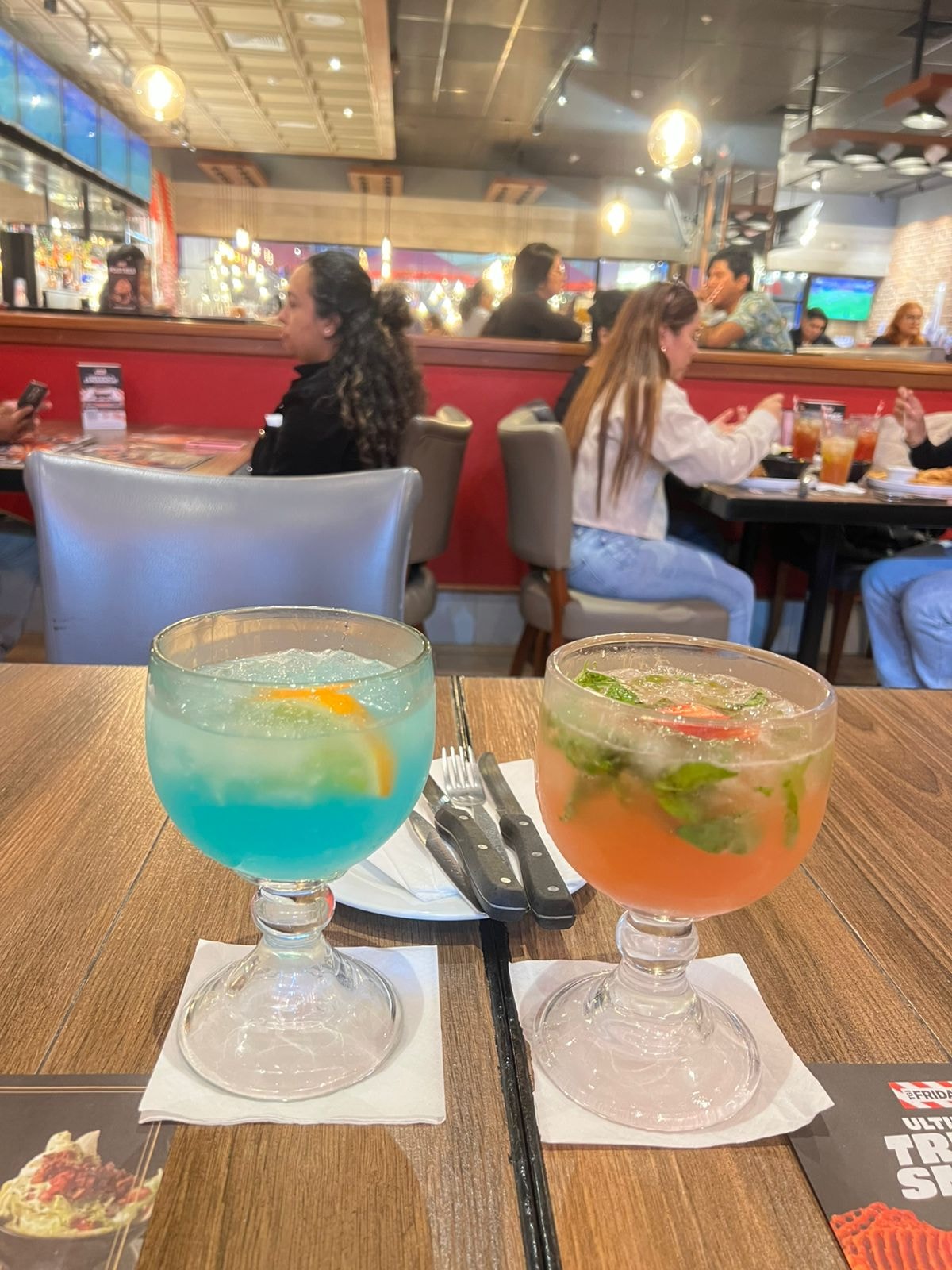 Jennifer en Fridays